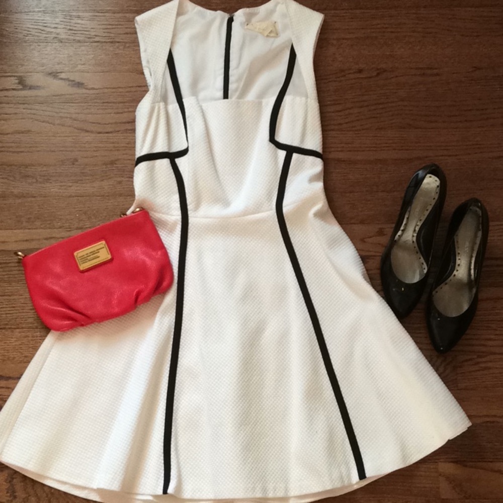 Nicole Miller Artelier cap-sleeved flare dress